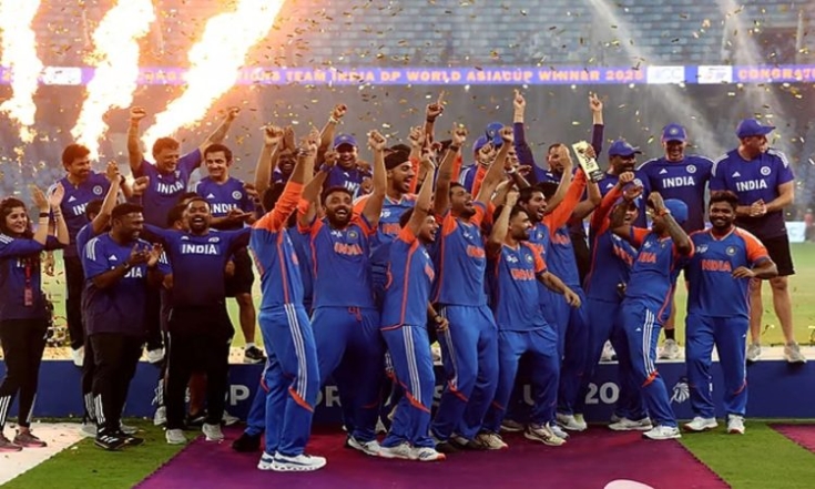 এশিয়া কাপে জয়ী হয়েও ট্রফি নেয়নি ভারত
