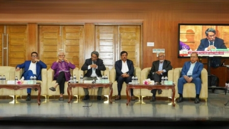 দলগুলো একমত না হলে একাধিক প্রস্তাব করবে কমিশন: আলী রীয়াজ