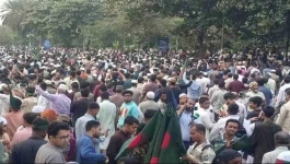 জানাজা শেষে শাহবাগের উদ্দেশ্যে হাদির সাথে লাখো জনতা